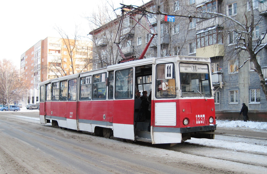 Saratov, 71-605 (KTM-5M3) # 1237