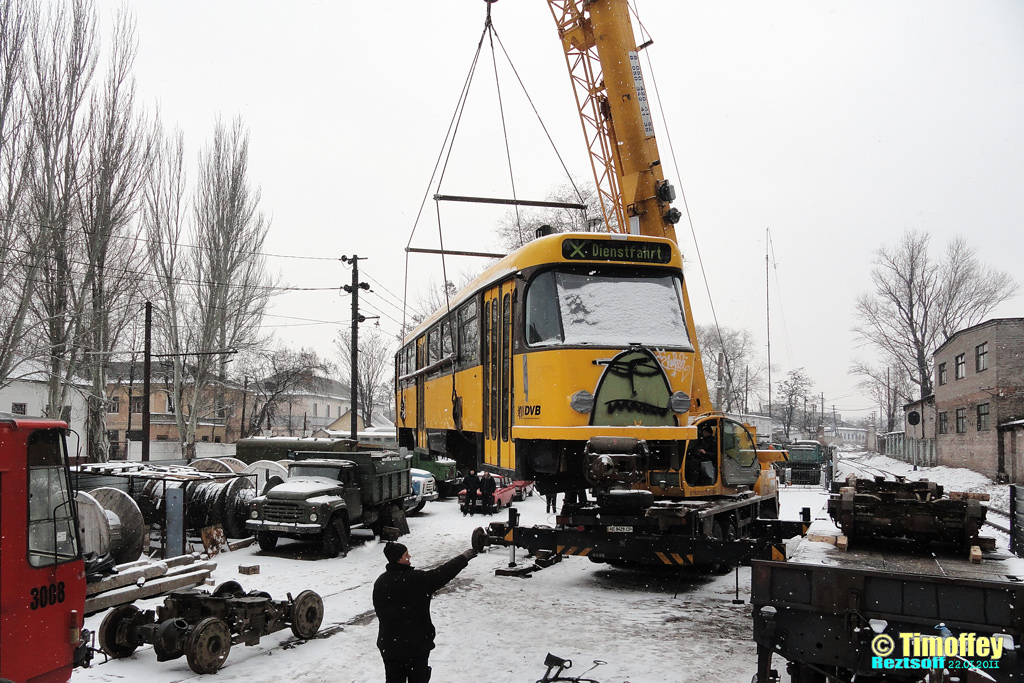 Dnyepro, Tatra T4D-MT — 1431; Dnyepro — Arrival and unloading of used cars from Germany (2011)