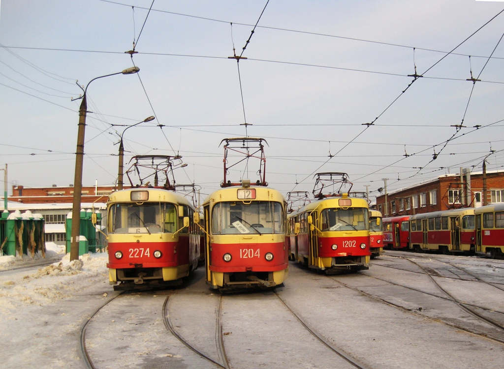 Ijevsk, Tatra T3SU (2-door) nr. 2274; Ijevsk, Tatra T3SU nr. 1204; Ijevsk, Tatra T3SU nr. 1202; Ijevsk — Tramway deport # 1