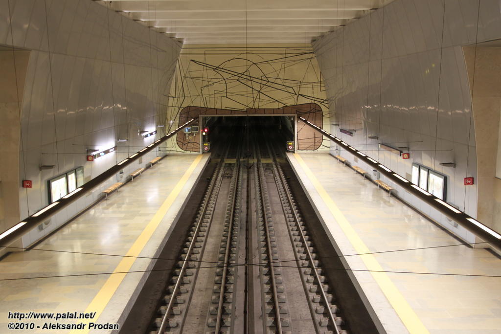 Лиссабон — Metro — Linha Azul