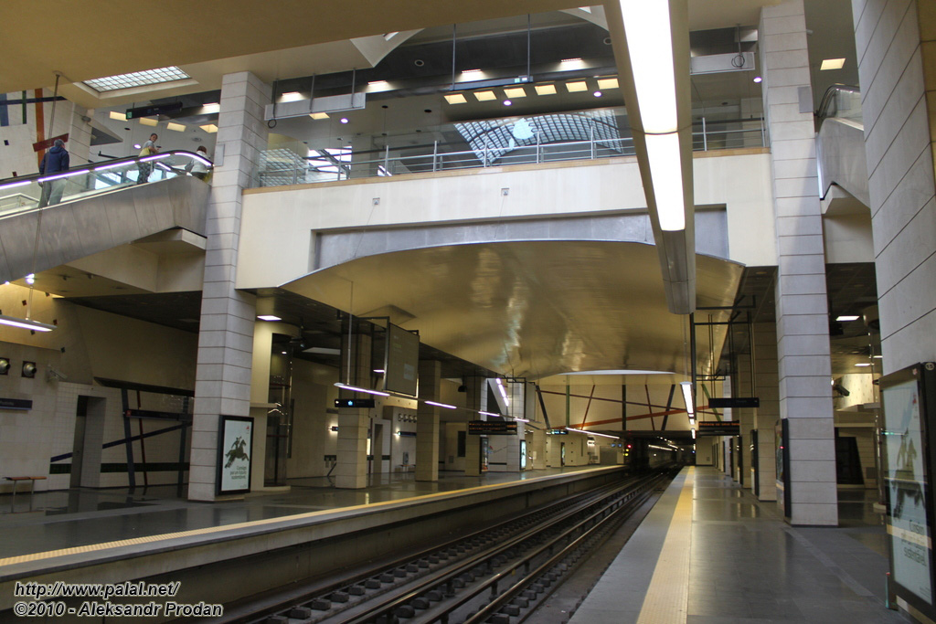 Lissabon — Metro — Linha Azul