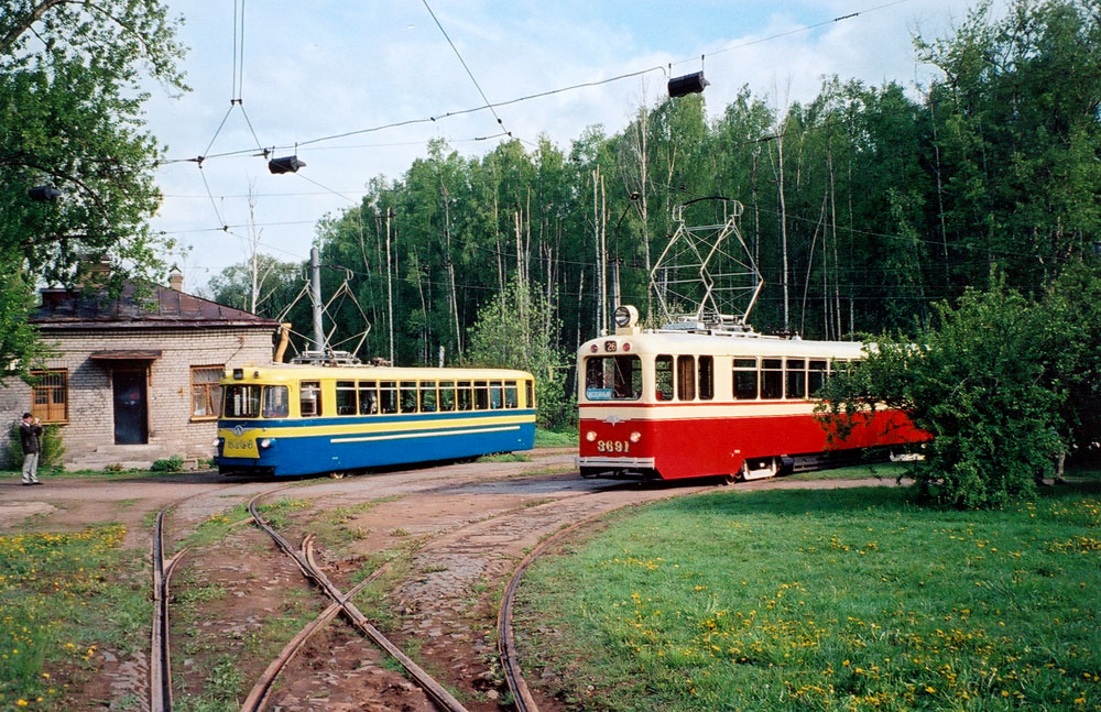 Sankt Peterburgas, LM-57 nr. 5148; Sankt Peterburgas, LM-49 nr. 3691