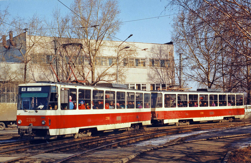 Uljanowsk, Tatra T6B5SU Nr. 2208