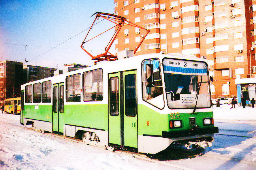 Екатеринбург, 71-402 № 823