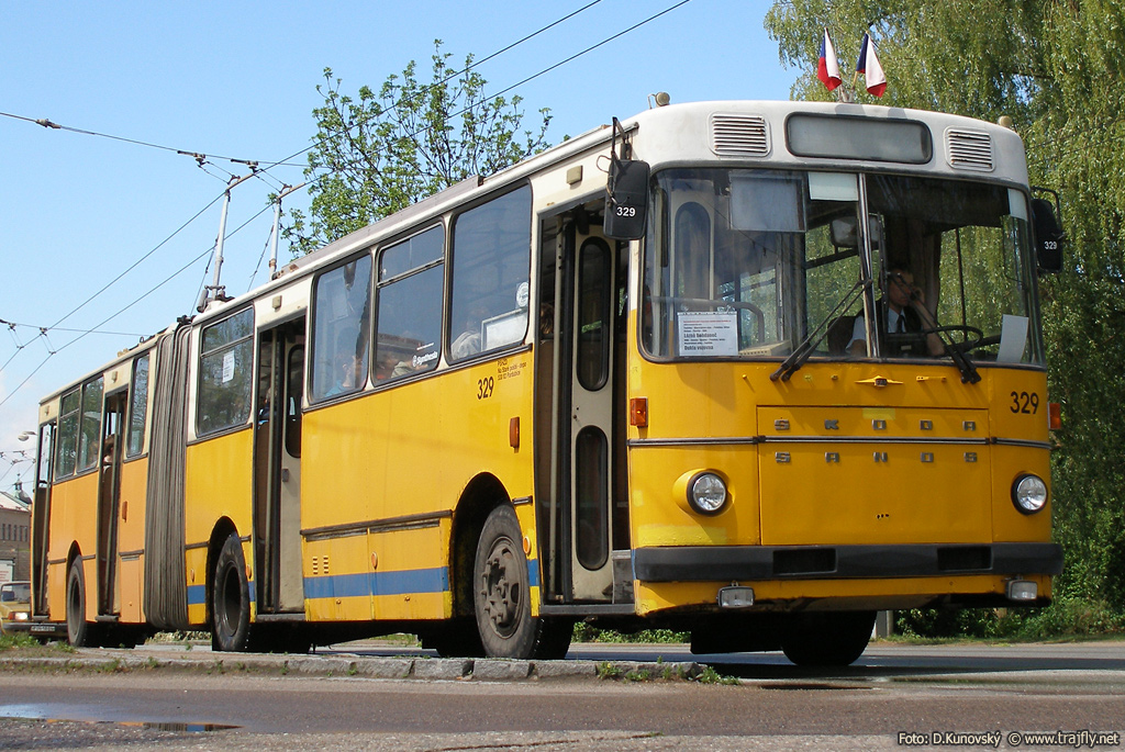 Pardubice, Sanos-Škoda S200Tr Nr 329