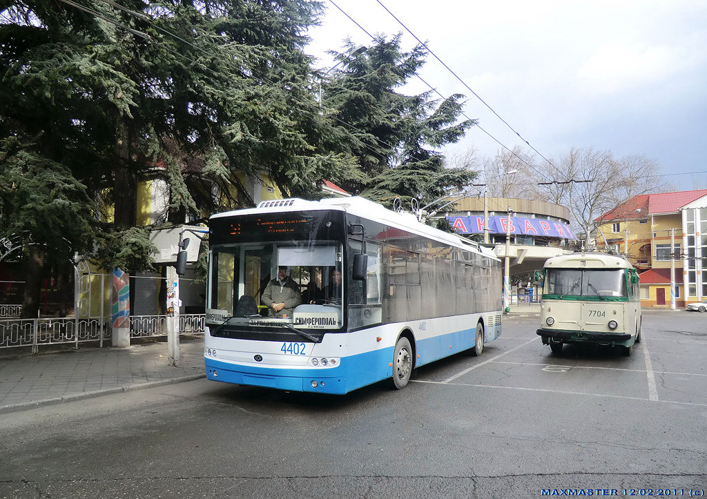 Trolleybus de Crimée, Bogdan T70115 N°. 4402; Trolleybus de Crimée, Škoda 9TrH27 N°. 7704