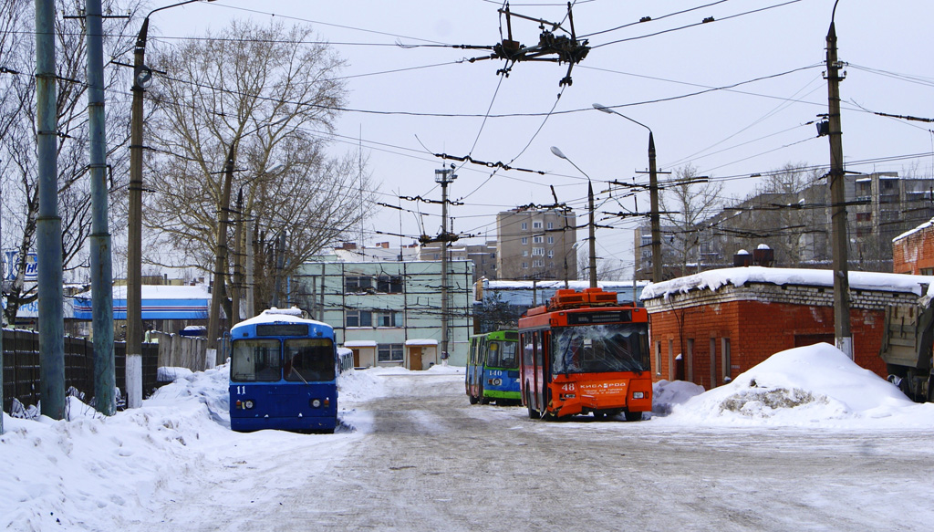 Тверь, Тролза-5275.05 «Оптима» № 48; Тверь, ЗиУ-682Г10 № 11; Тверь — Троллейбусный парк