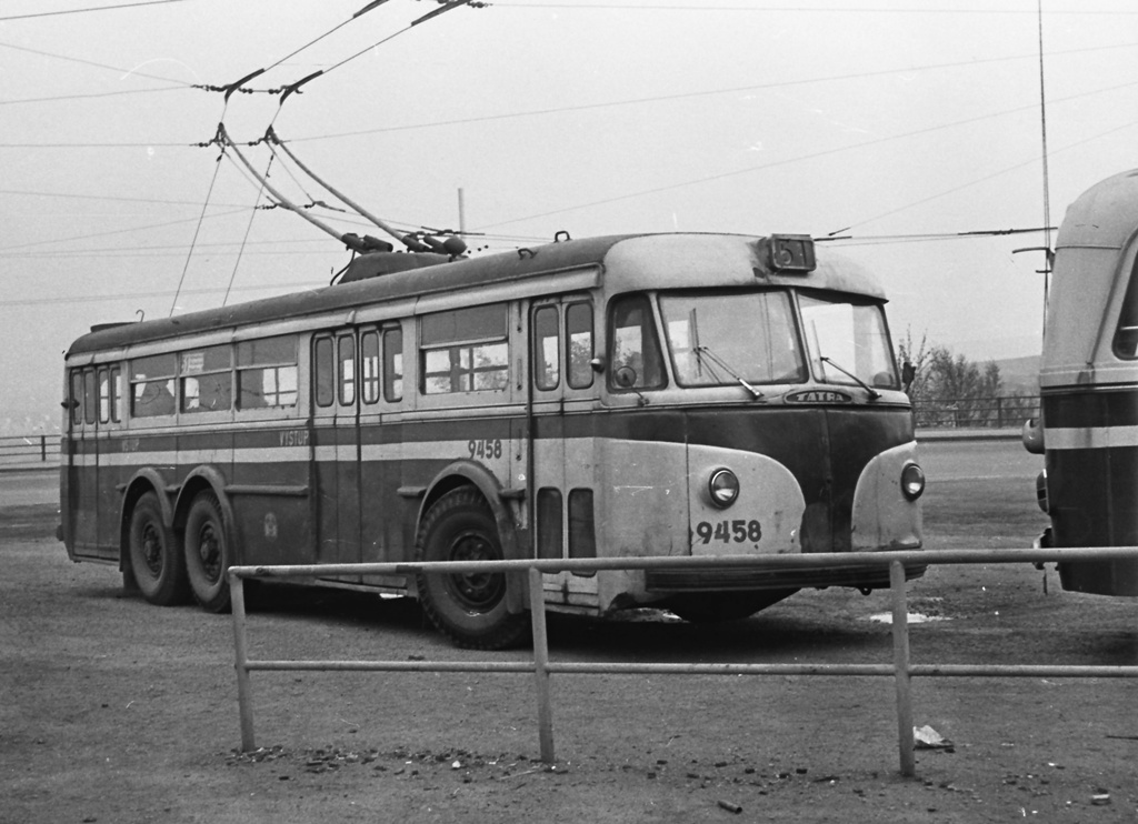 Прага, Tatra T400 III.B № 9458