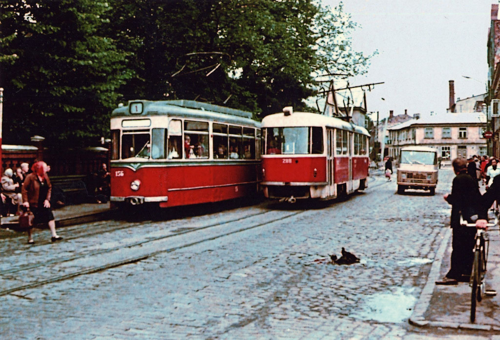 Лиепая, Gotha T2-62 № 156; Лиепая, Tatra T4SU № 208; Лиепая — Старые фотографии