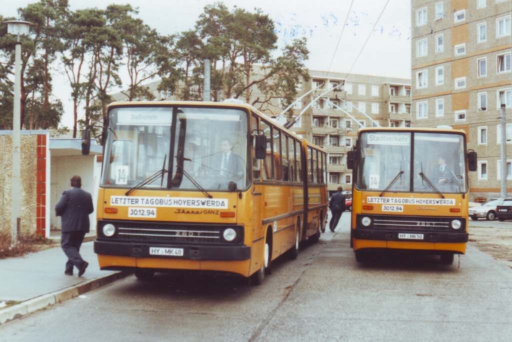 Хойерсверда, Ikarus 280.93 № 719; Хойерсверда, Ikarus 280.93 № 720; Хойерсверда — Последний день троллейбусного движения в Хойерсверде (30.12.1994)