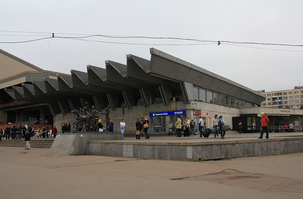 Станция метро пионерская старые