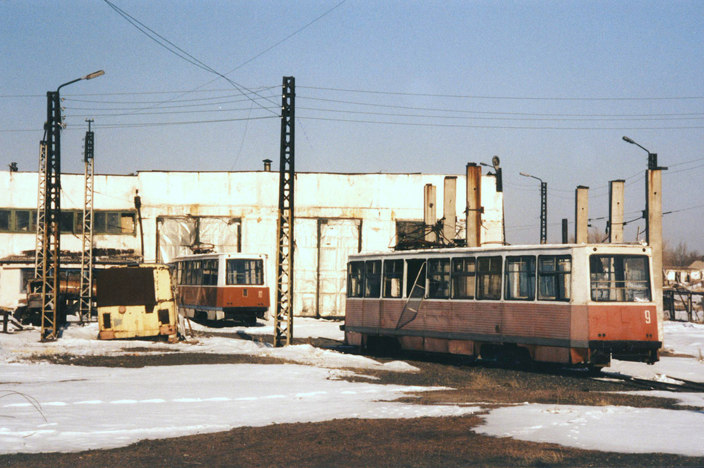 Karaganda, 71-605 (KTM-5M3) nr. 9; Karaganda, 71-605 (KTM-5M3) nr. 10; Karaganda, ZiU-682V nr. 59; Karaganda — Old photos (up to 2000 year); Karaganda — Tram depot; Karaganda — Visit of transport enthusiasts 21.04.1998