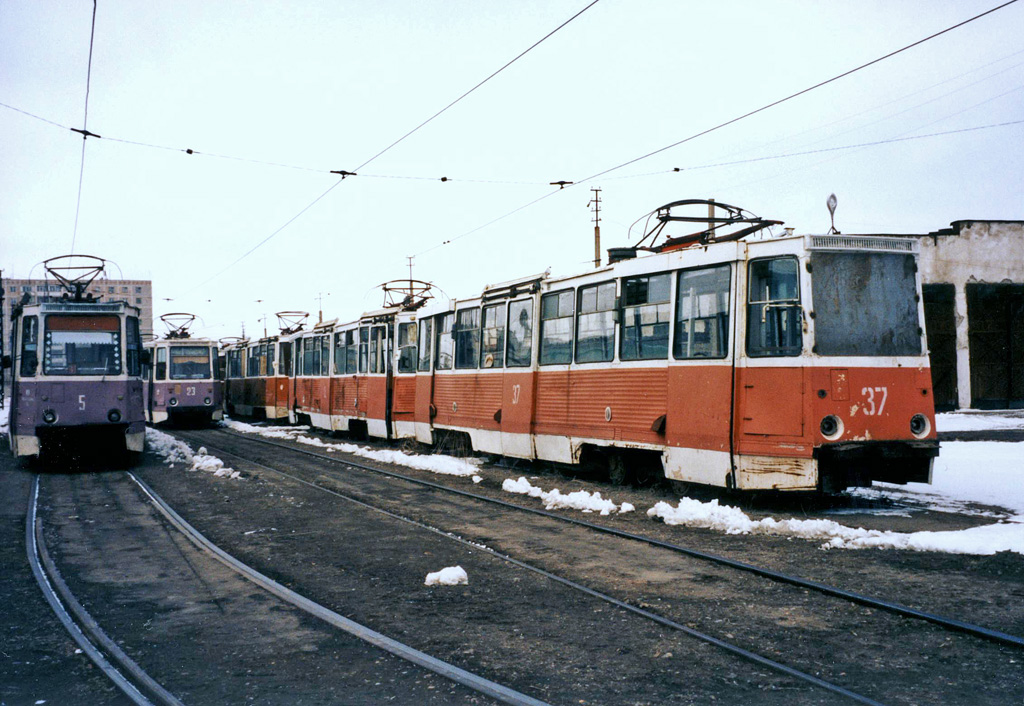 Temirtau, 71-605 (KTM-5M3) č. 37; Temirtau, 71-605 (KTM-5M3) č. 5