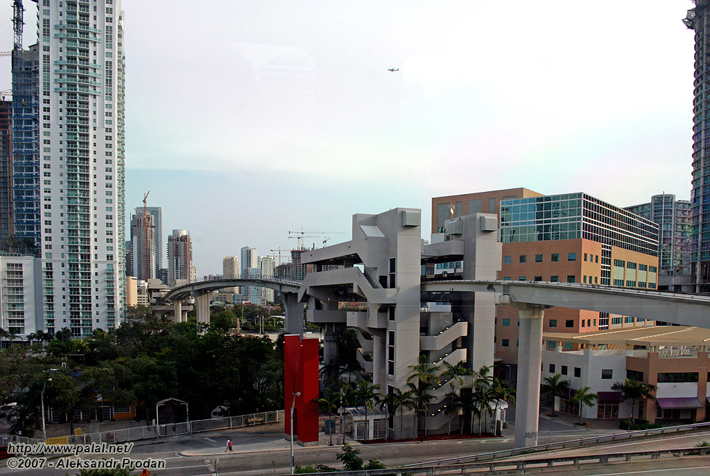 Майами, FL — Metromover