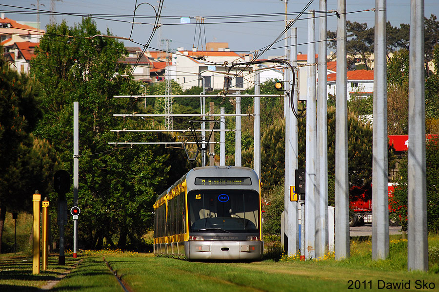 Porto, Bombardier Eurotram (Flexity Outlook) Nr MP060