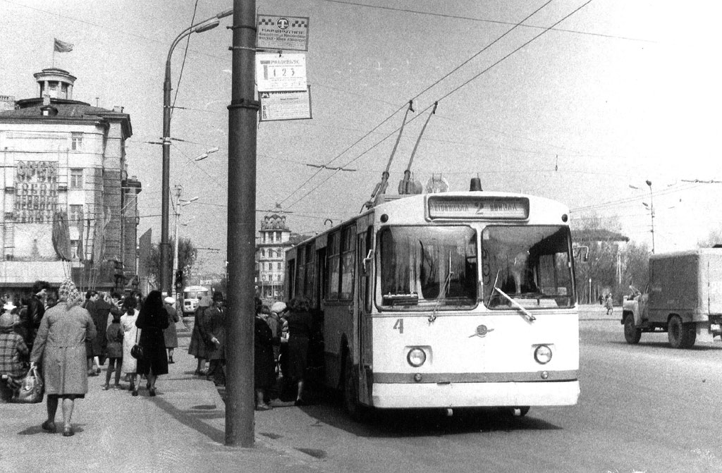 Орёл, ЗиУ-682Б № 4; Орёл — Исторические фотографии [1946-1991]; Орёл — Маршрутоуказатели; Орёл — Остановочные таблички, информационные указатели