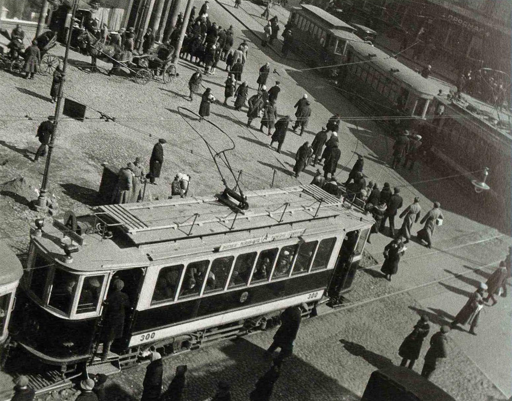 Москва, Ф (Коломенский) № 300; Москва — Исторические фотографии — Трамвай и Троллейбус (1921-1945)