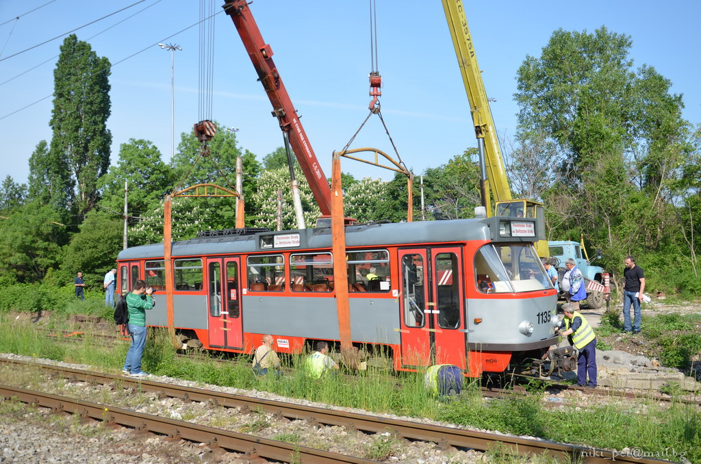 София, Tatra T4DC № 1135; София — Доставка и разтоварване на T4D-C от Хале — юли 2011 г.