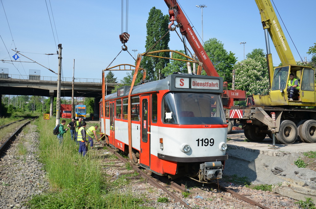 София, Tatra T4DC № 1199; София — Доставка и разтоварване на T4D-C от Хале — юли 2011 г.