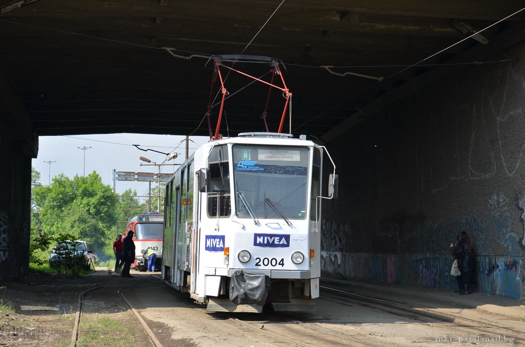 Sofia, Tatra T6A2B č. 2004; Sofia — Delivery and unloading of T4D-C in Sofia — July 2011