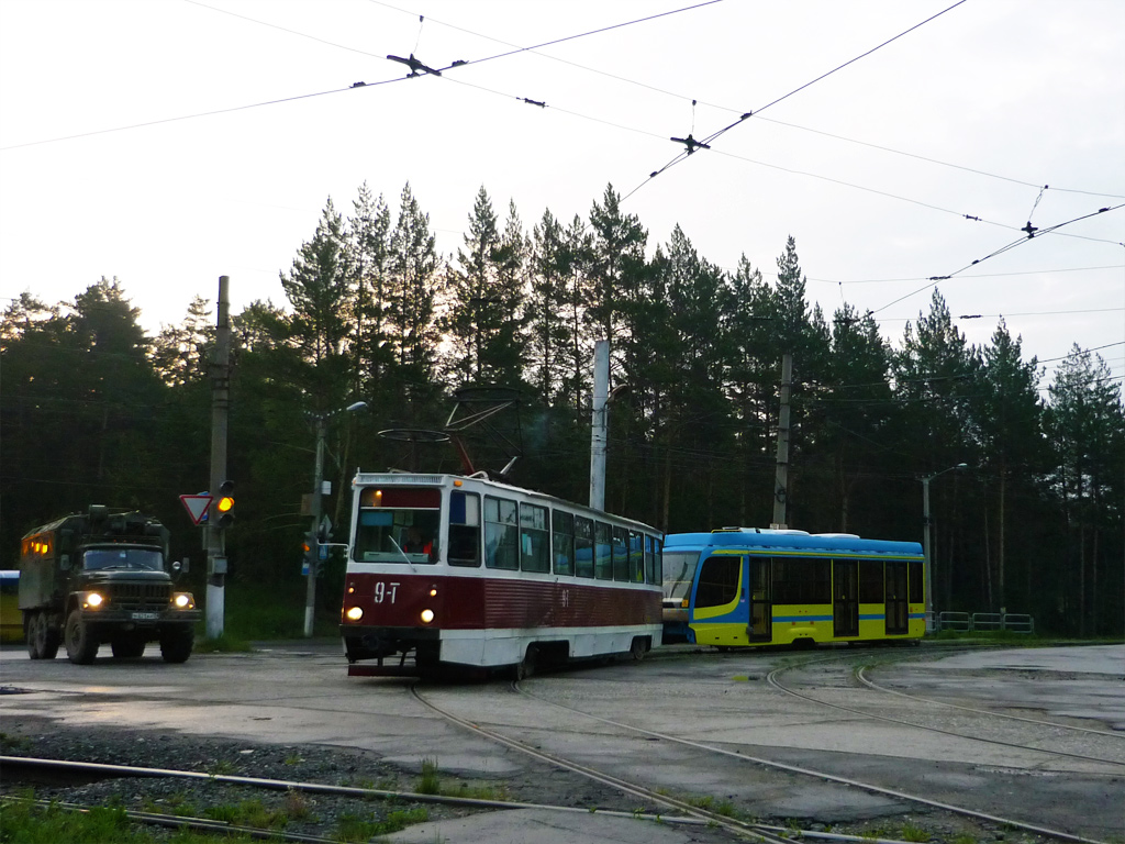 Zlatoust, 71-605A # 9; Zlatoust, 71-631-01 # б/н; Zlatoust — Testing of 71-631 tram
