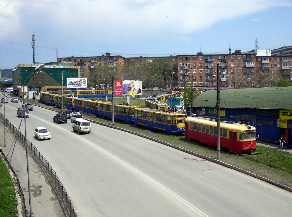 Владивосток, РВЗ-6М2 № 10; Владивосток, 71-605А № 289; Владивосток — Разные фотографии