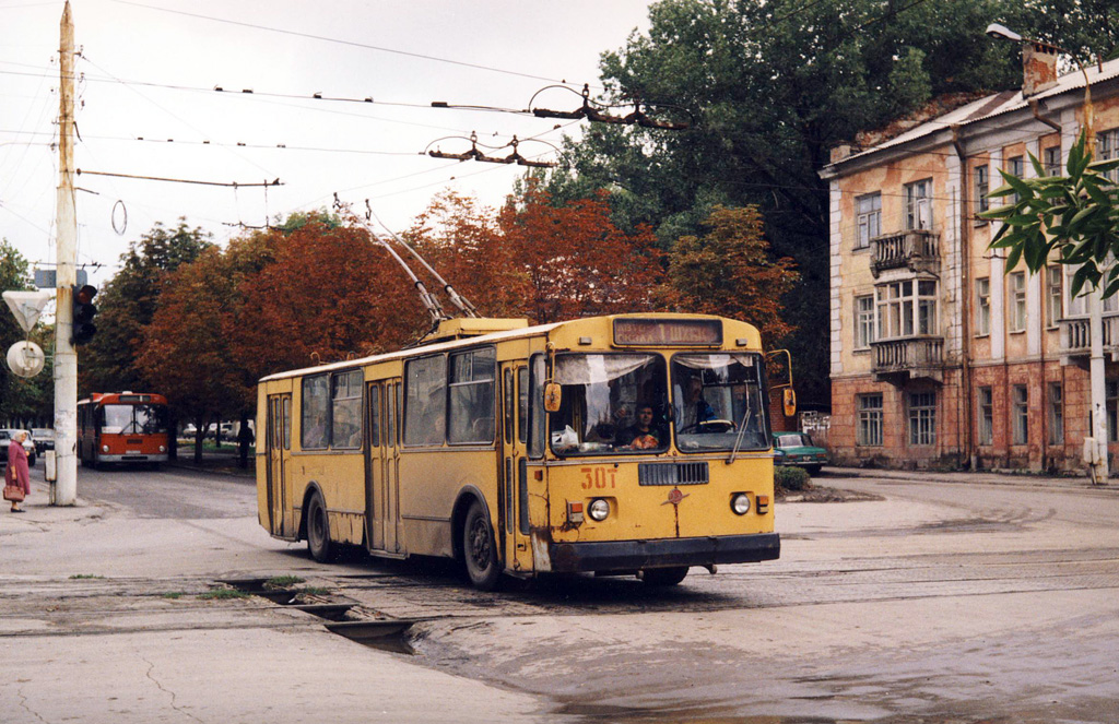 Шахты, ЗиУ-682Г [Г00] № 30; Шахты — Шахтинский троллейбус в 1990-е гг.