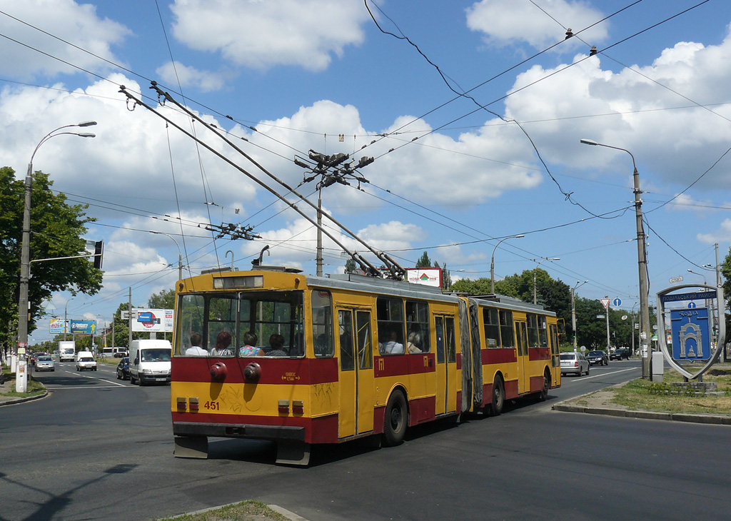 Киев, Škoda 15Tr02/6 № 451
