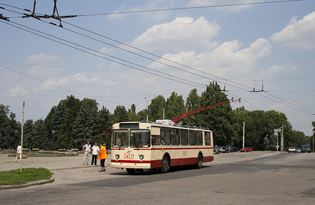Zaporižia, ZiU-682B nr. 562; Zaporižia — Fantrip on the ZiU-682B #562 trolleybus (9 Jul 2011)