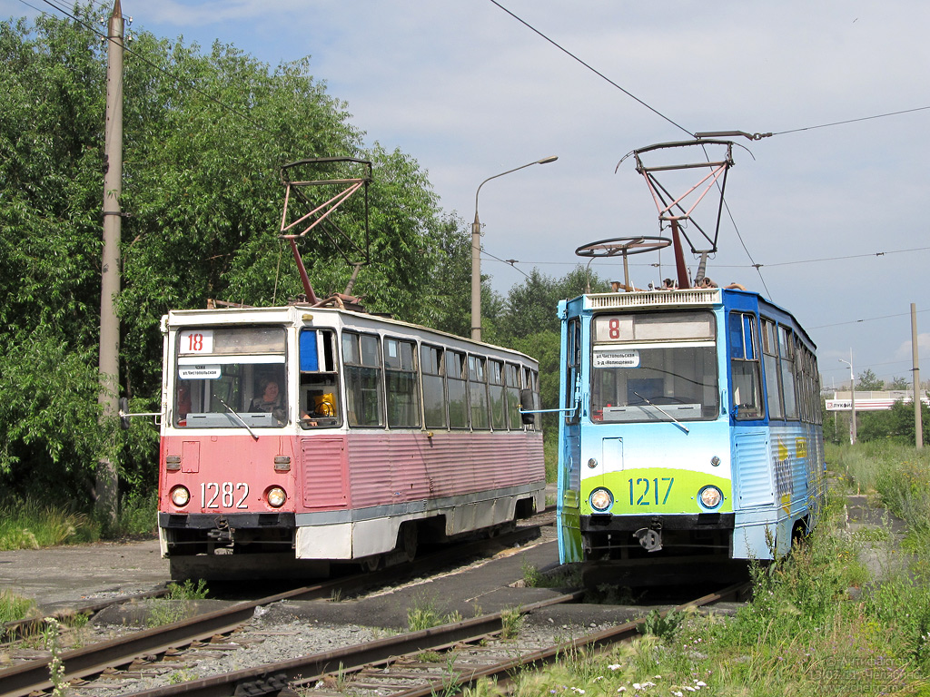 Chelyabinsk, 71-605 (KTM-5M3) č. 1282; Chelyabinsk, 71-605 (KTM-5M3) č. 1217