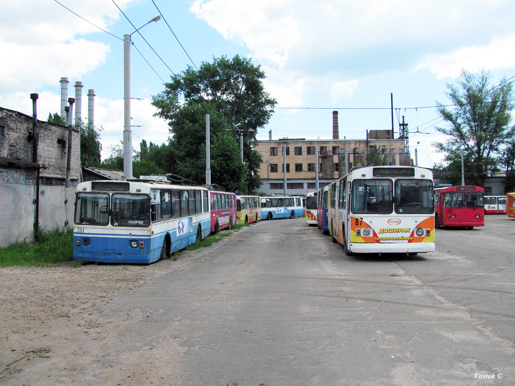 Voronezh, ZiU-682G [G00] č. 281; Voronezh, ZiU-682G [G00] č. 87; Voronezh — Trolleybus Depot No. 1