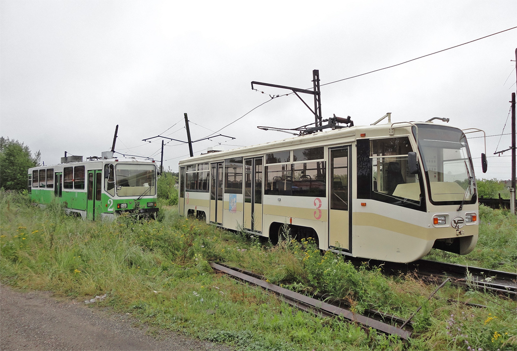 Voltchansk, 71-402 N°. 2; Voltchansk, 71-619KT N°. 3; Voltchansk — Tram depot & Volchanka terminal