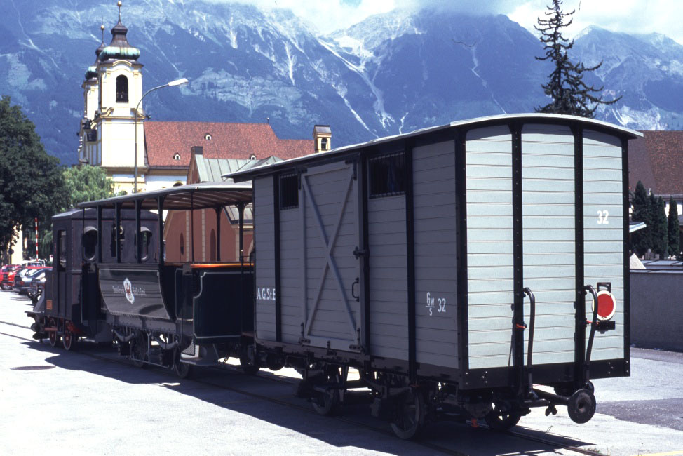 Innsbruck, 2-axle trailer cargo car № 32