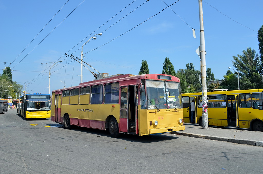 Kyiv, Škoda 14Tr04 № 332