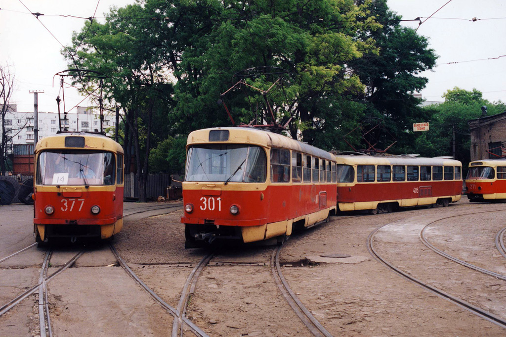 Zaporizhzhia, Tatra T3SU # 377; Zaporizhzhia, Tatra T3SU (2-door) # 301; Zaporizhzhia, Tatra T3SU (2-door) # 405; Zaporizhzhia, Tatra T3SU (2-door) # 211