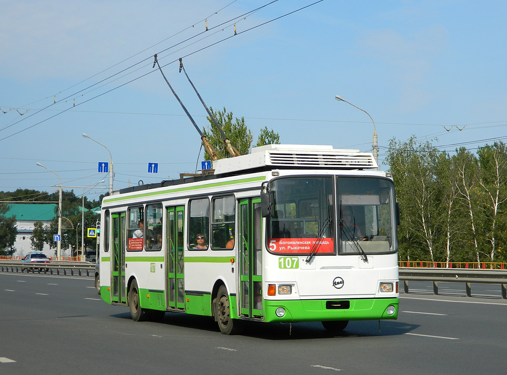 Yaroslavl, LiAZ-5280 (VZTM) nr. 107