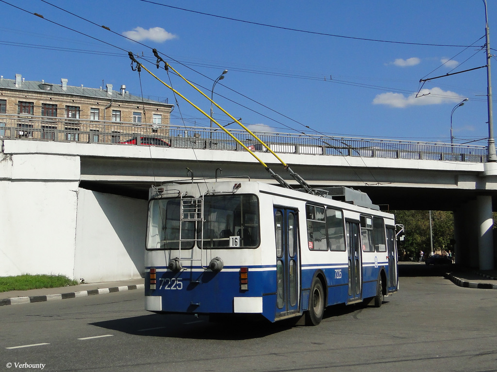 Москва, ЗиУ-682ГМ1 (с широкой передней дверью) № 7225