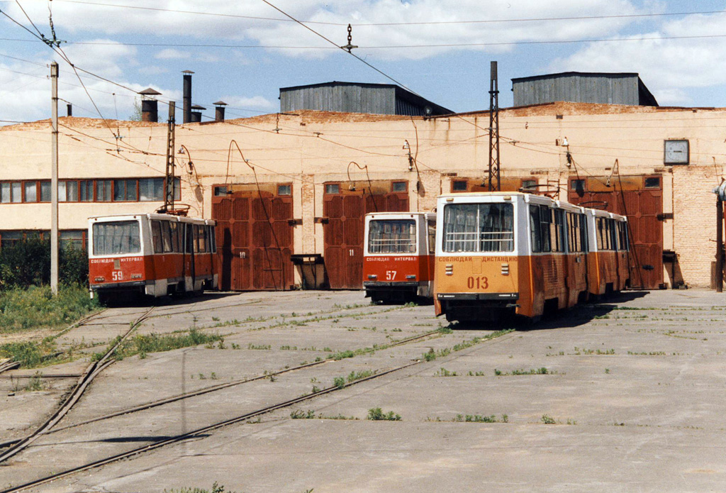 Novotroick, 71-605 (KTM-5M3) č. 59; Novotroick, 71-605A č. 013