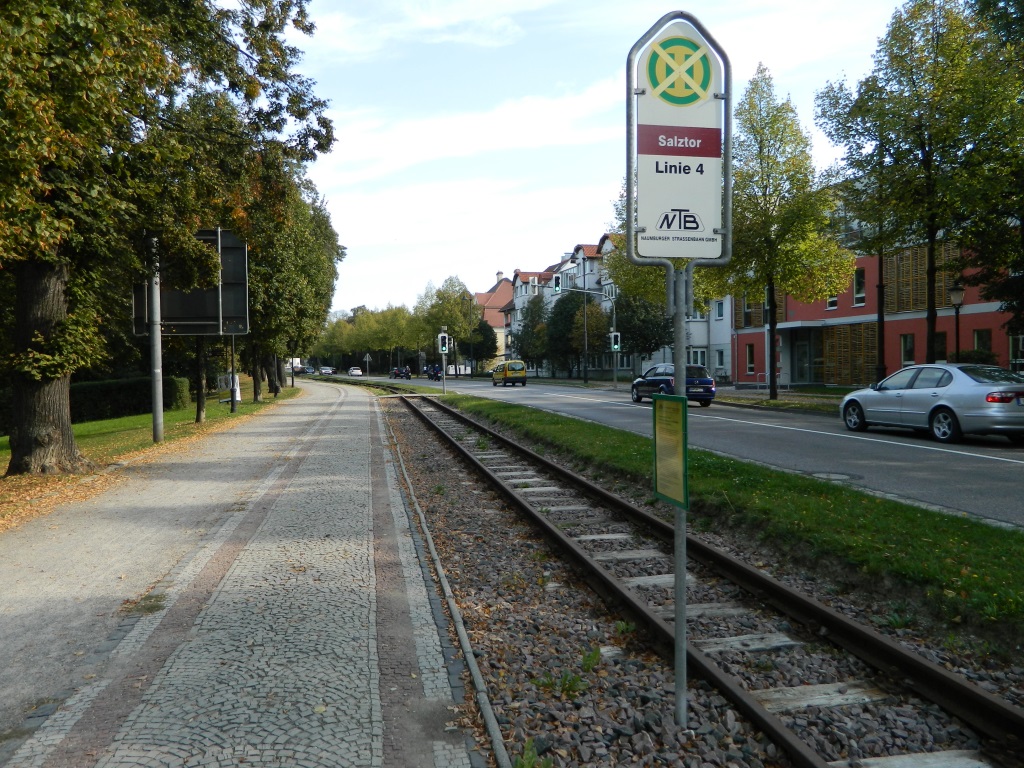 Naumburg — Restoration of the tram line • Wiederaufbau der Straßenbahnstrecke