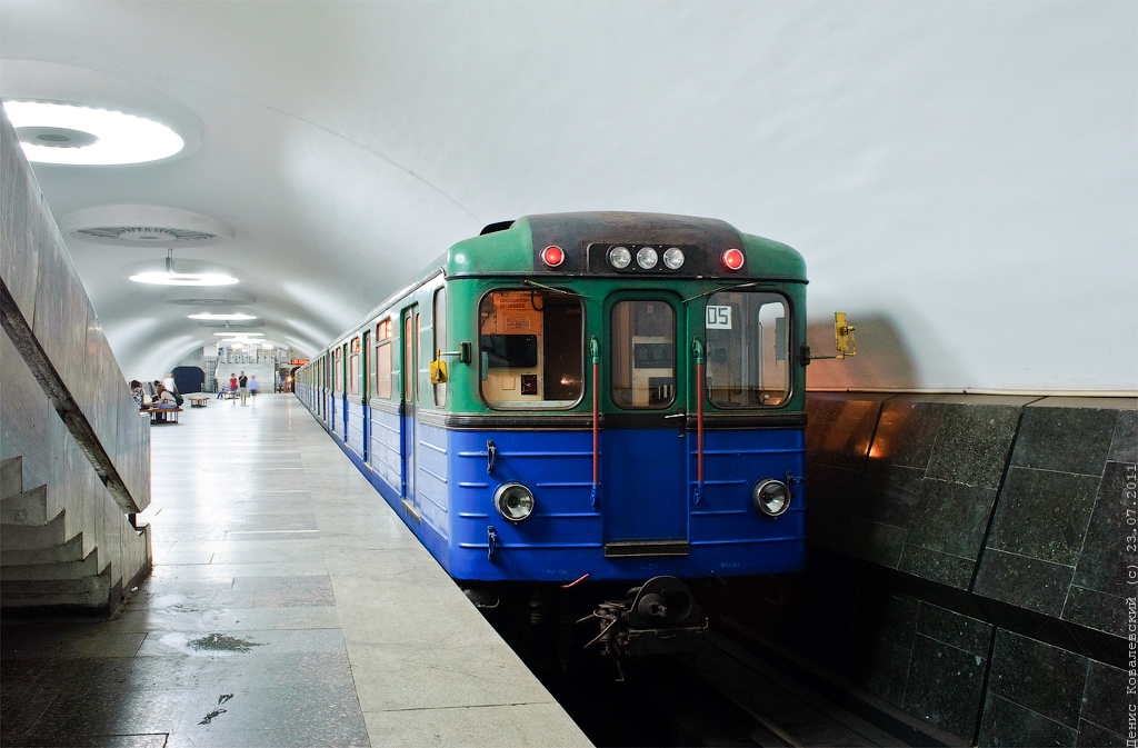 Kharkiv — Metro — Kholodnogorsko-Zavodskaya Line; Kharkiv — Metro — Vehicles — Type Ezh3/Em-508t