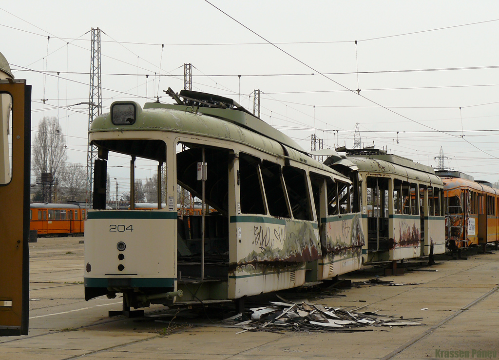 Sofia, Duewag T4 N°. 4204; Sofia, Duewag T4 N°. 4202; Sofia — Scrapping of tram T6MD-1000, С6К and Duewag T4 — 12.04.2010