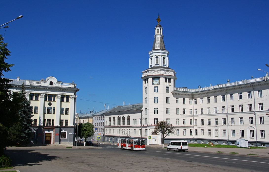 Республиканская площадь. Площадь Республики Чебоксары. Площадь Республики Чебокса. Чебоксары пл Республики. Старая площадь Республики Чебоксары.