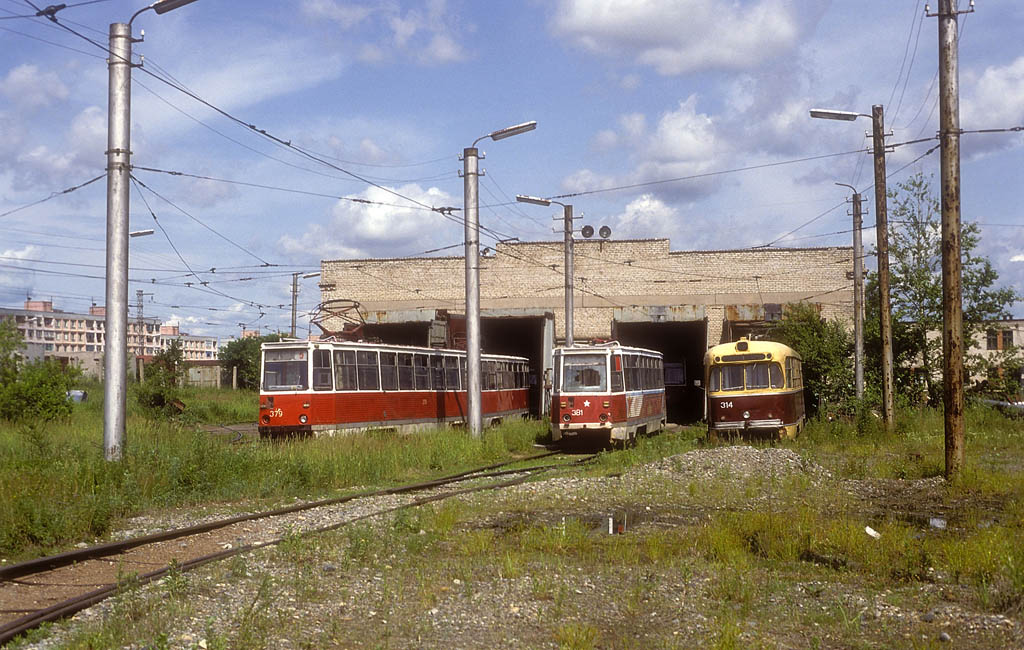 Khabarovsk, 71-605 (KTM-5M3) № 379; Khabarovsk, 71-605 (KTM-5M3) № 381; Khabarovsk, RVZ-6M2 № 314; Khabarovsk — Old photos