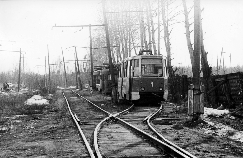 Волчанск, 71-605 (КТМ-5М3) № 1; Волчанск — Старые фотографии; Волчанск — Трамвайное депо и кольцо "Волчанка"