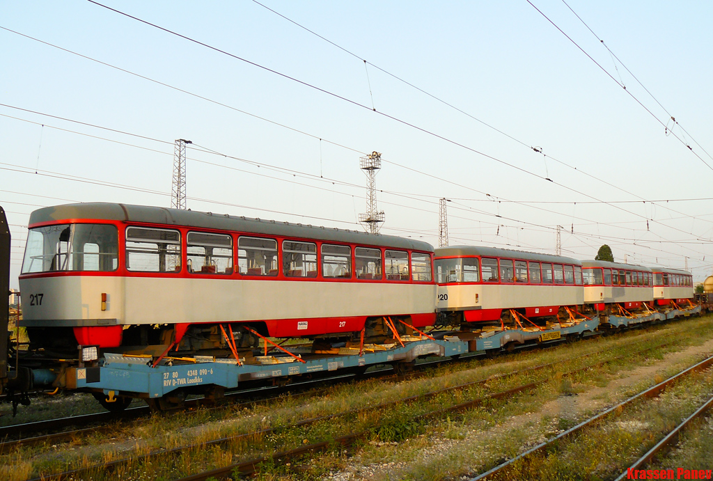 Szófia, Tatra B4DC — 217; Szófia — Delivery and unloading of T4D-C in Sofia — July 2011