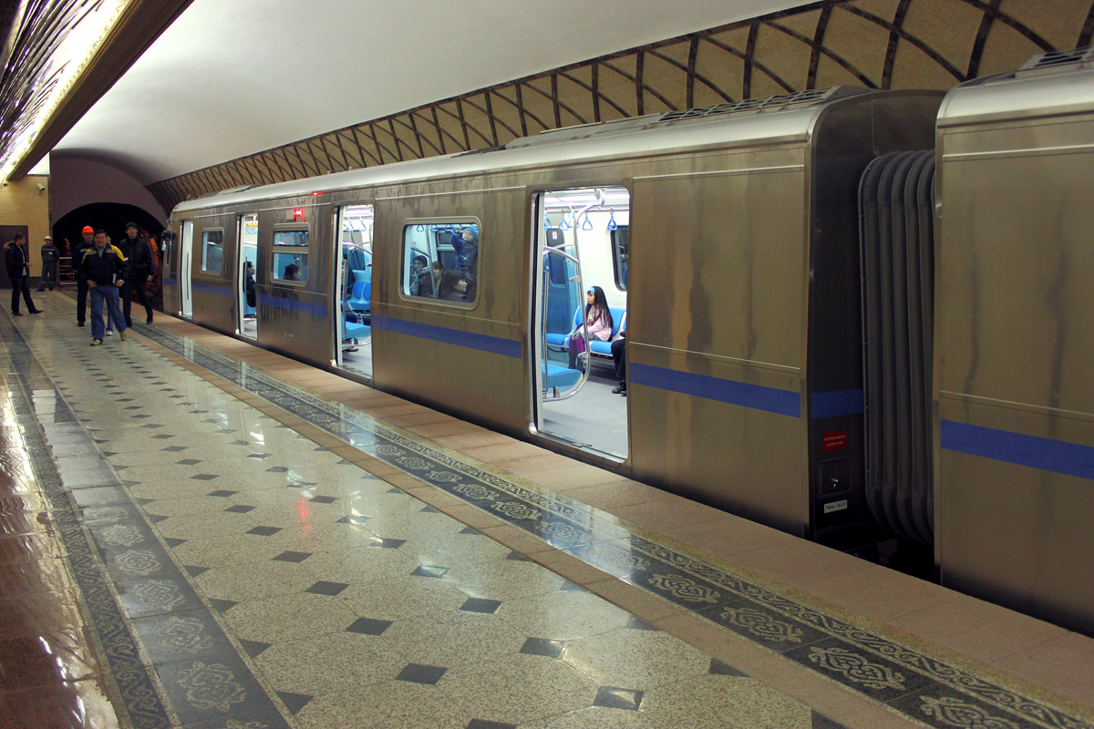 Almaty, Hyundai Rotem Nr. 01001; Almaty — Day of open doors in subway