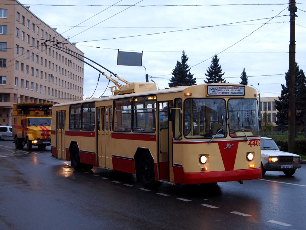聖彼德斯堡, ZiU-682B # 4409; 聖彼德斯堡 — The Leningrad-Petersburg trolleybus of 75 years