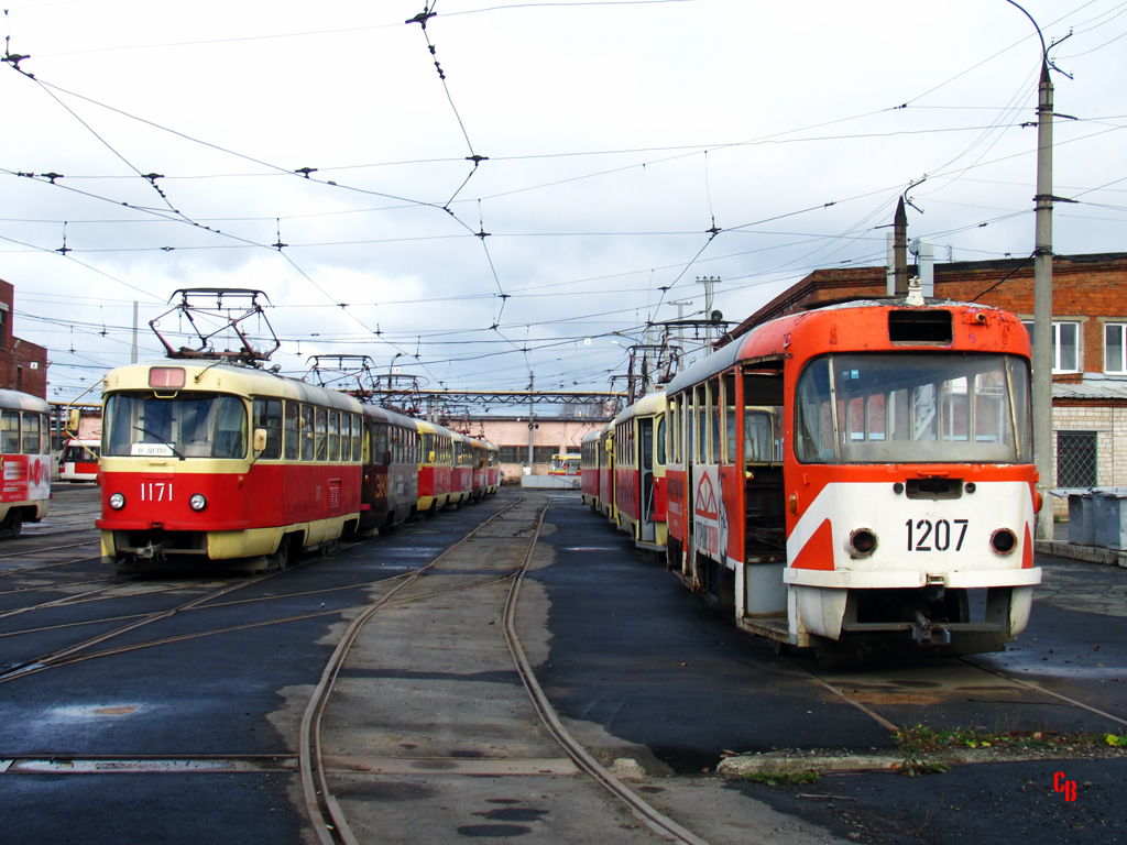Iževska, Tatra T3SU (2-door) № 1171; Iževska, Tatra T3SU № 1207; Iževska — Tramway deport # 1
