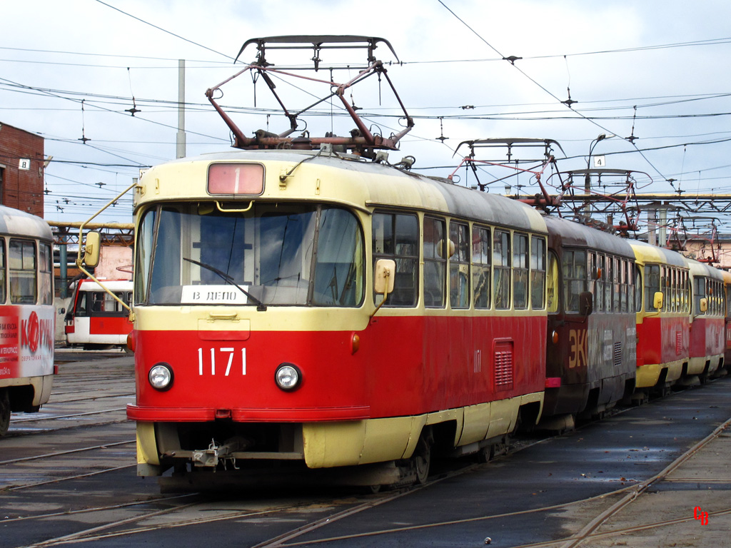 Ижевск транспорт трамвай. Tatra t3su двухдверная. Трамвайные вагоны Татра к2. Трамвайное депо Ижевск. Ижевский трамвай 1171.