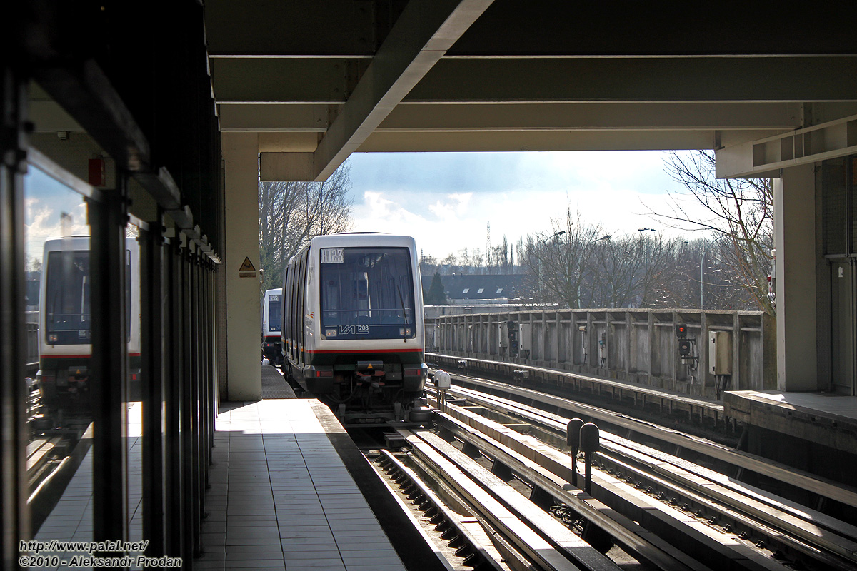 Lille, VAL 208 Nr H123; Lille — Métro — Line 1